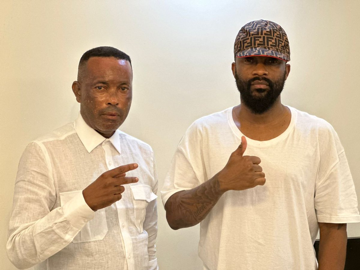 LessieDenis's tweet photo. Rencontre inedite entre le prophète Denis lessie et l'aigle de la musique congolaise fally ipupa.
Quelleque chose se prepare https://t.co/ZeHHju6zkO