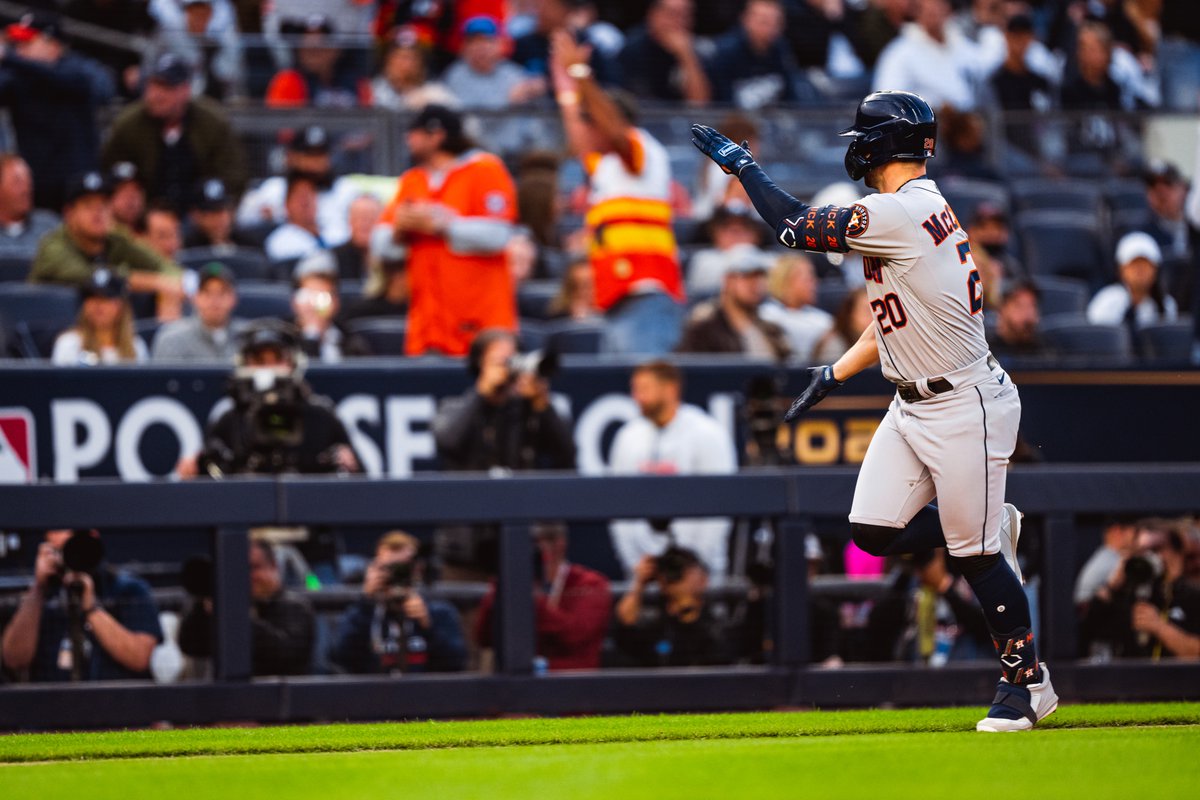 astros's tweet photo. You got us? Bet. https://t.co/KmyWxc8ODE