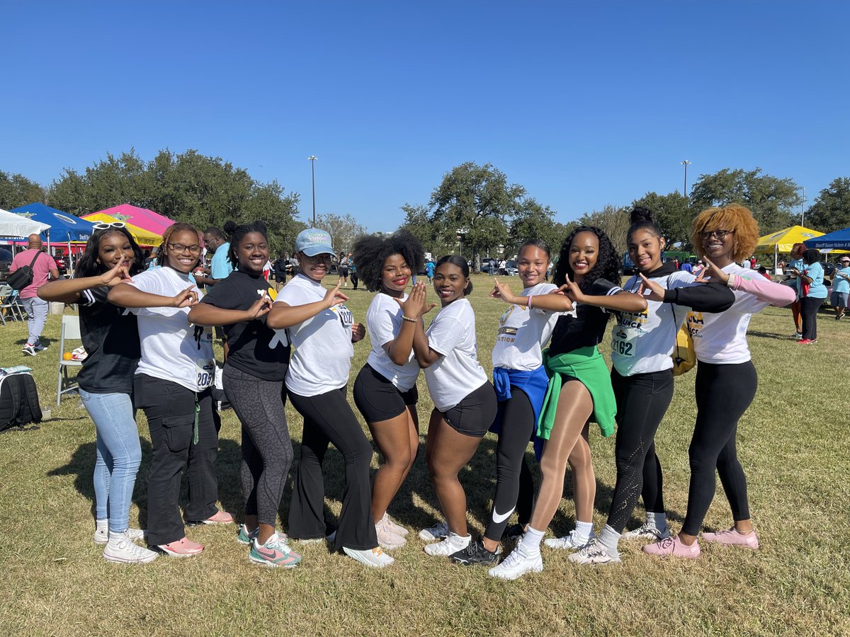 Oh just some prETty girls walking for education. 🤭💗💚

#EpsilonTau #ET 
#UNCFWalkforEducation