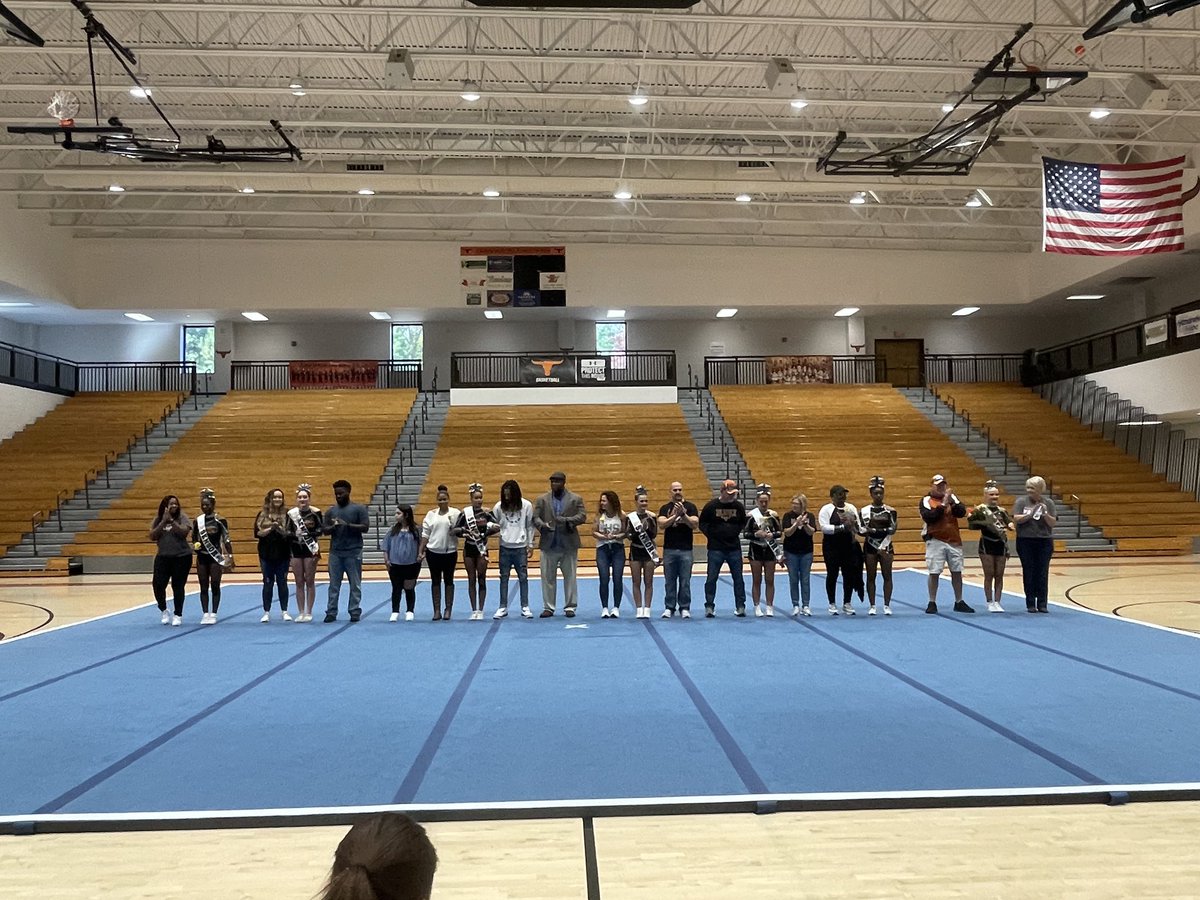 LHSSpiritCheer's tweet photo. What an amazing group of Seniors! This group has lead this team to their first ever undefeated season!! Congrats to all of them! We aren’t finished yet! Thanks to @LANIER_HERD for coming out today!🤘🏼🧡🖤! @LanierADNews https://t.co/uCWmbkS0c0