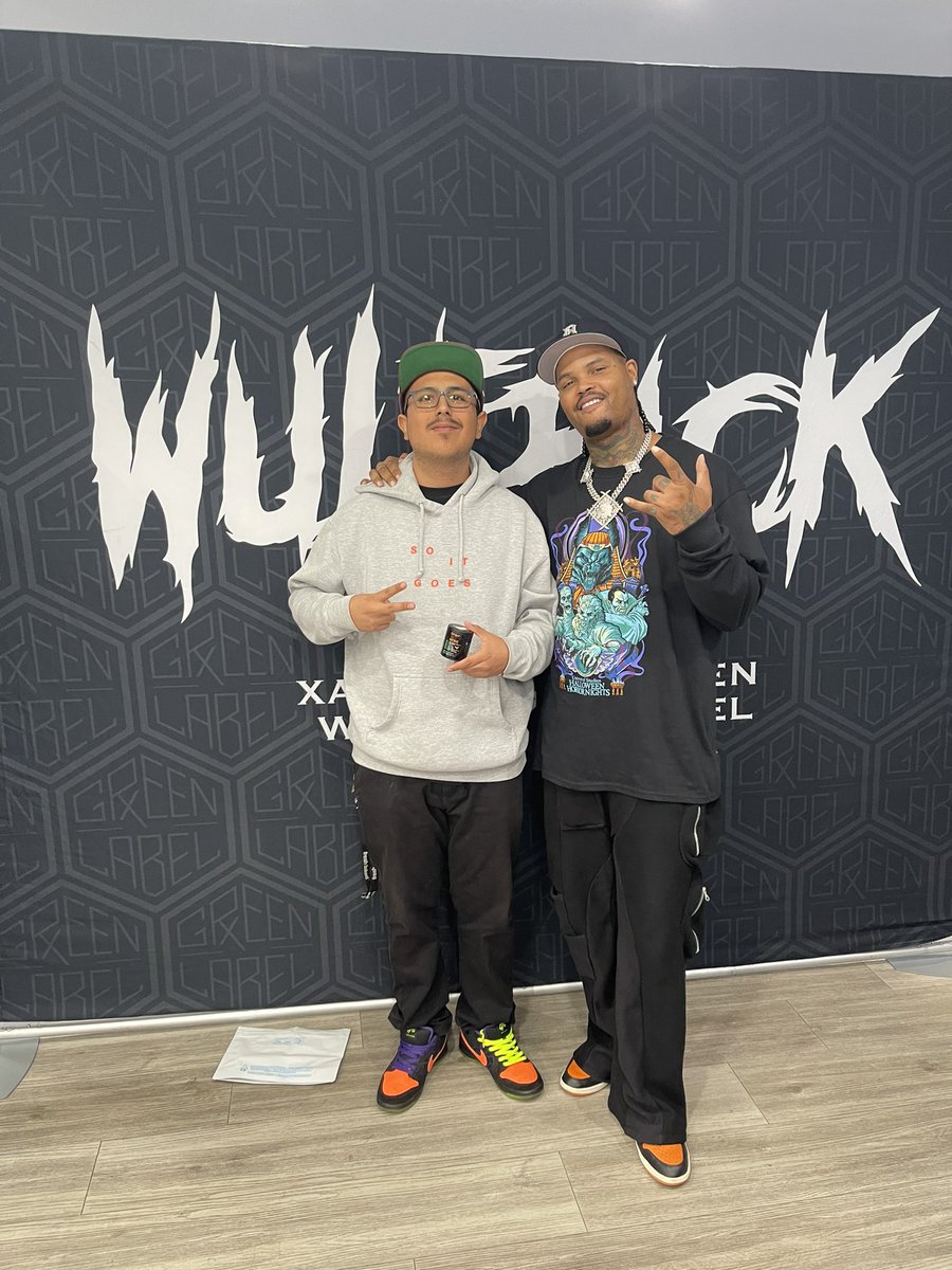 Monks1Gotchu's tweet photo. Copped that Wulfpack and got to meet @XavierWulf @hprc_420 @greenlabelrx https://t.co/3CgsWsdT3M
