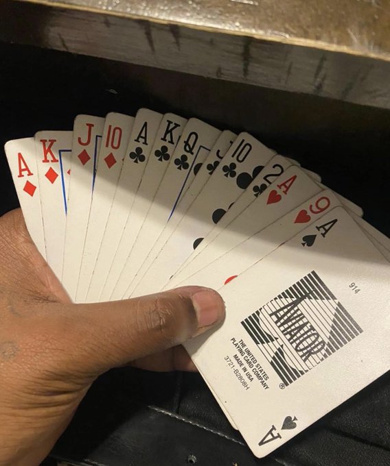 I see 6 mf books&hellip;what yaw got? 🤨 https://t.co/W8mJ4gcN8K