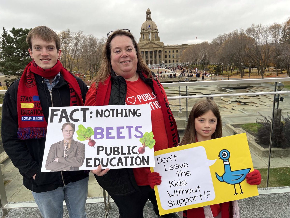 AmyBarry24's tweet photo. Standing up for Public Education! So good to see all my colleagues, family, and friends in red for Ed!! My heart is full! ❤️🍎✏️ @albertateachers @ElkIslandLocal https://t.co/bhIgUlTNPs