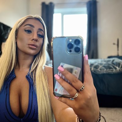 _RhiannaGlass's tweet photo. #NewProfilePic https://t.co/YoSMl65oqm