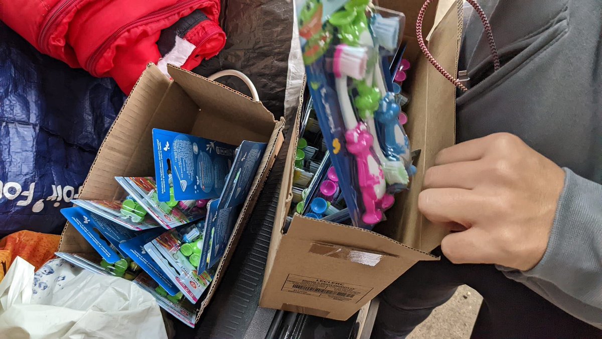 atexe_fr's tweet photo. #TrophéeRosesDesSables Nous sommes très honorés de pouvoir apporter notre soutien à Léa et Mélodie dans le cadre de leur rallye 100% féminin au Maroc, et qui consiste à distribuer des produits de soins aux villageois à travers leur parcours de course. #maroc #atexe #atexegroup https://t.co/5ghIBijF6Z