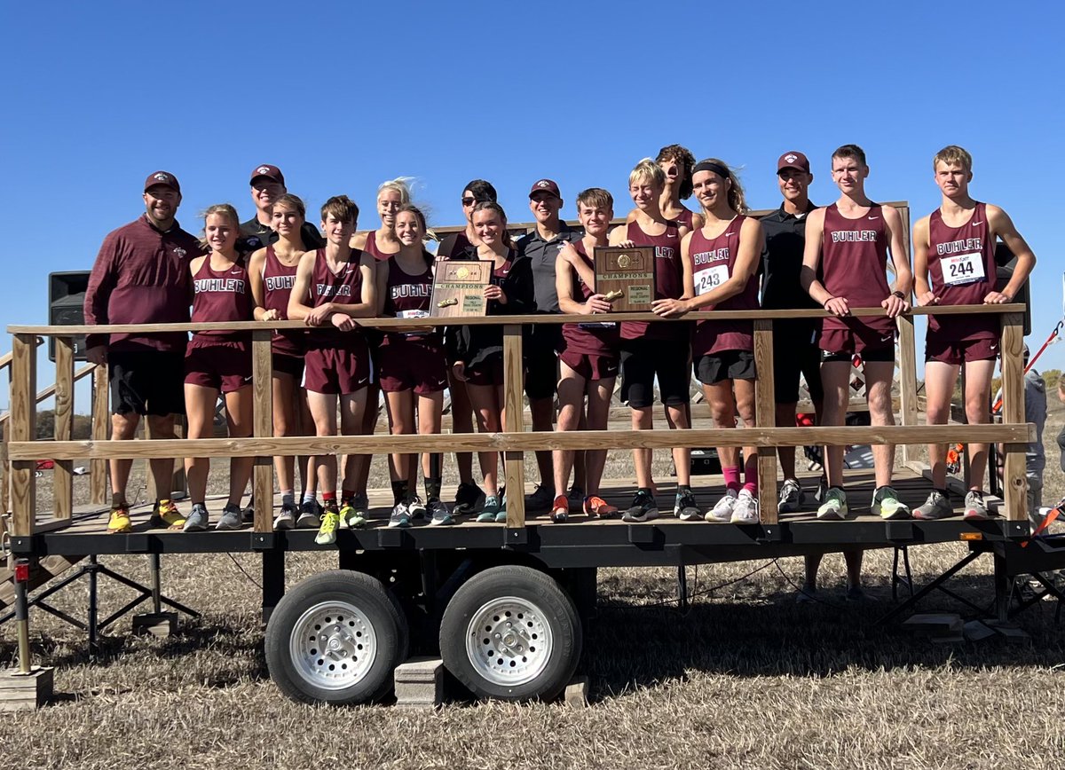 BuhlerXCountry's tweet photo. Girls and Boys make it a sweep at Regionals! 🧹  #LetItReign 

not pictured: Makayla, Hannah, Allie, Sammie, Cam, Chris
Photo Cred: Kara Bunce https://t.co/f8LR7tIOUN