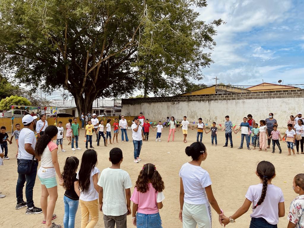 funorbepaz's tweet photo. Así desarrollamos nuestro primer “Desafío Niños por La Paz”. Nuestros niños pudieron disfrutar de un espacio de esparcimiento recreativo en el que se fomentaron valores para la convivencia y la Paz.

Agradecemos enormemente a nuestro equipo de Voluntariado que nos apoyó. https://t.co/VDu9J3ql7w