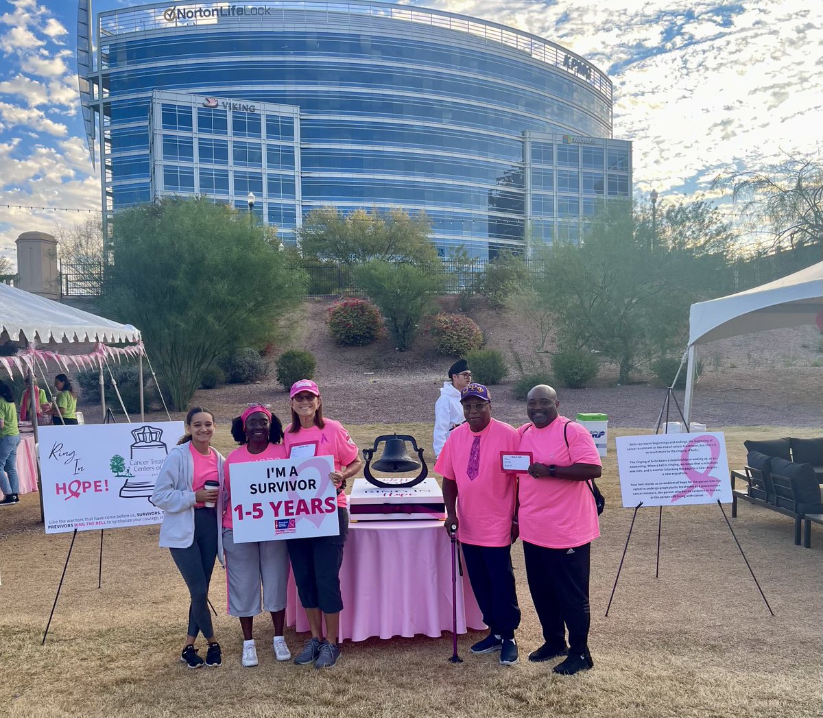 ACSCANAZ's tweet photo. Our incredible โฆ@ACSCANโฉ volunteers helped with our booth and we met amazing new advocates!๐ #MakingStridesPHX โฆ@ACSArizonaโฉ https://t.co/KxSVE77WbB