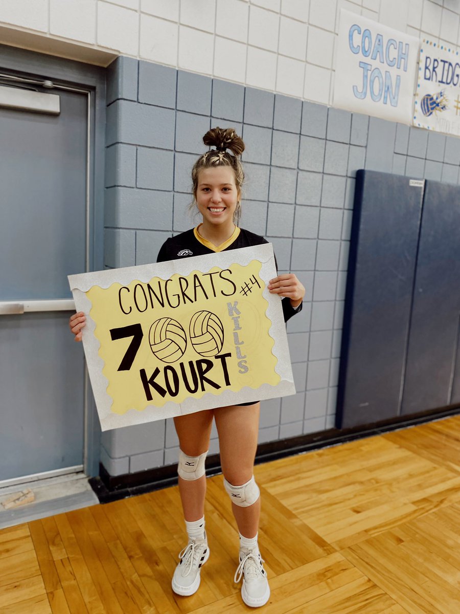 KourtneyMack24's tweet photo. Today I hit 700 high school career kills. Couldn’t have done it without my teammates❤️❤️          @DansvilleV @AggiesAthletics @rochesteruvb @PrepDigMI https://t.co/xHEx0PE5tV