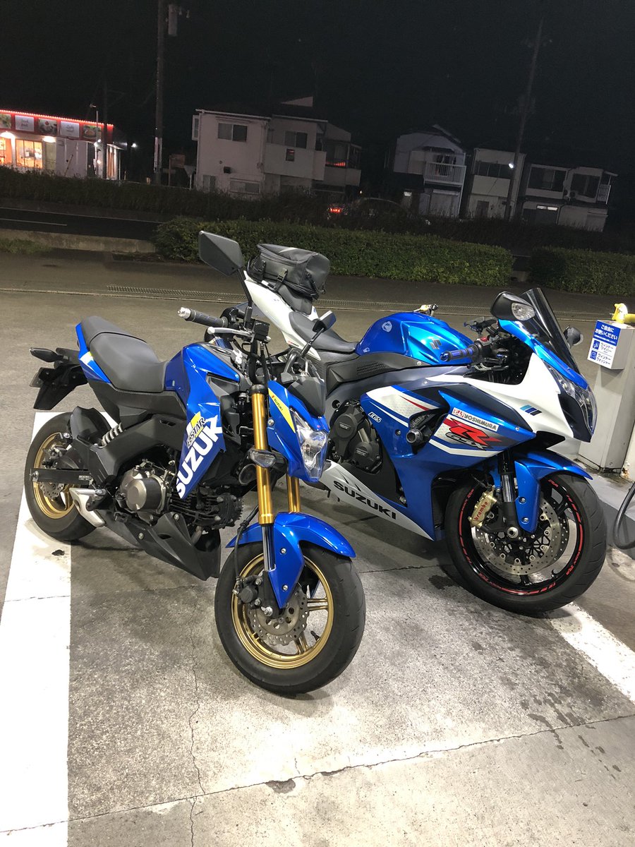 suzukin_ganchan's tweet photo. オートバイ講習の指導員から、どうしてSUZUKIなの?と聞かれたので、鈴菌に感染してこうなっちゃいました🤣
感染コワイ、怖いと逃げられました😂
#鈴菌 #感染注意
#オートバイのある風景
#バイク乗りと繋がりたい
#GSX_R #SUZUKI https://t.co/KAkLtL8i2U