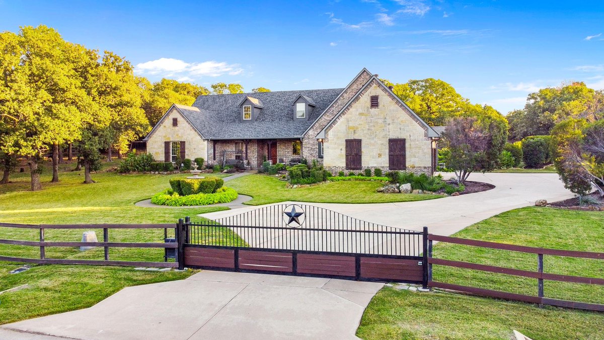 rhadfw's tweet photo. Your dream home awaits! 🏠

1684 Blevins Lane | Keller
5 🛏️ 4 🛁 5,278 Sq/Ft
Listed for $2,094,800

For more information- ConstanceMcFarland@RogersHealy.com https://t.co/5vPpL2n9qd