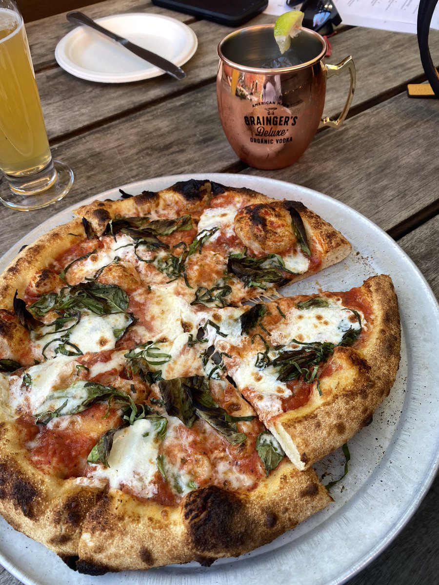 king_rids's tweet photo. donuts pizza n my gorl #weeatfirst https://t.co/NCayu8yH8U