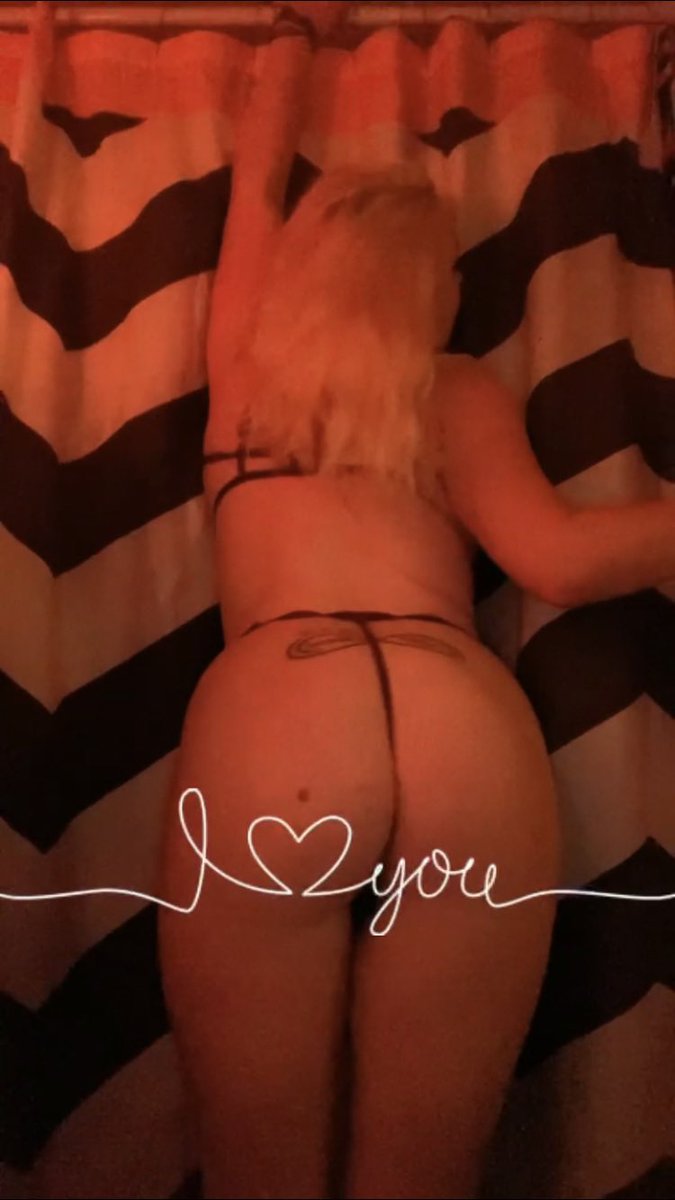 XxPhoenixX15's tweet photo. Just a sweet lil sub wanting to be your good girl💕Just starting back up so pm me if you’re from here and I’ll shower you with lovinz!😇 https://t.co/qyZUQNVeRj https://t.co/c2xGyhGgMJ