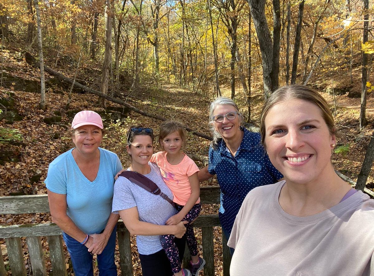 L2Holt's tweet photo. Love family. ❤️ https://t.co/s0ebqN8Vno