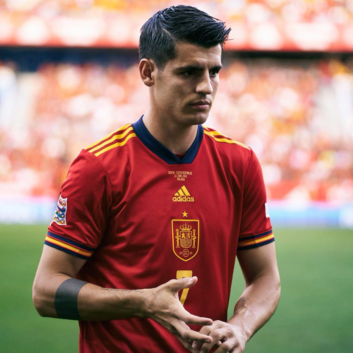 Joyeux anniversaire à Alvaro Morata qui fête aujourd'hui ses 30 ans ! 🥳 Un mot autre que 'hors-jeu' pour le décrire ? 🇪🇸