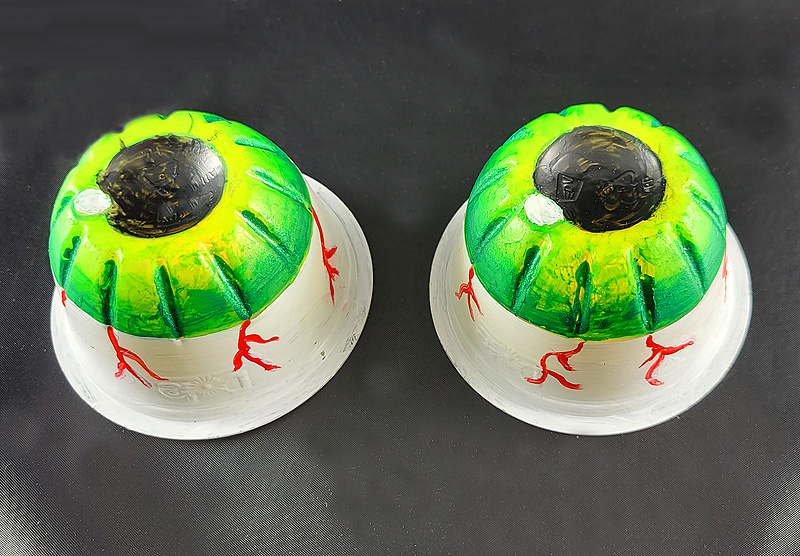 ginatepper's tweet image. Learn how to make these cheap and easy Glowing DIY Spooky Eyeballs for your scary Halloween Decorations. These are so cheap and easy to make with acrylic paint and empty fruit cup containers. #halloween #crafts #DIY 
youtube.com/shorts/9QCmmG_…