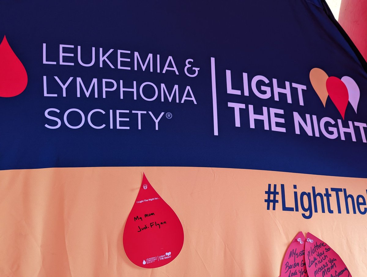 PIFrickONS's tweet photo. Perfect timing to be in DC while working for @oncologynursing. I'm honor of my mom who lost her battle with Leukemia. https://t.co/gf5ZpAL97A