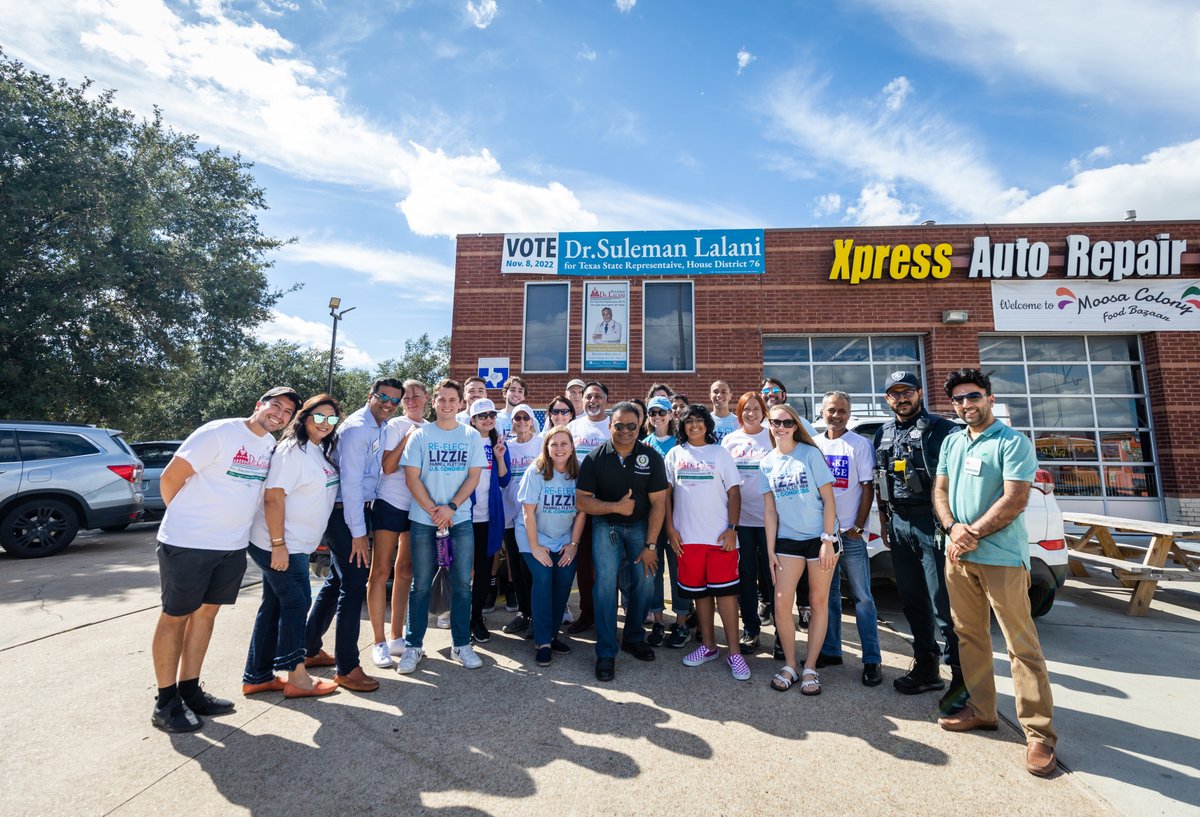 LizziePFletcher's tweet photo. Great to be with @DoctorLalani, @JudgeKPGeorge, and #TeamLizzie today for our Fort Bend County Day of Action! Thank you to our amazing volunteers!

Looking forward to working with all of them to move #FortBendForward. #TX07 https://t.co/inZ8ddPRKF