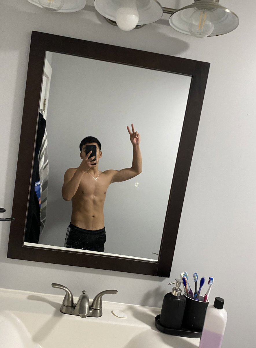 bgdady934's tweet photo. Dm? https://t.co/ggkmvYOH36