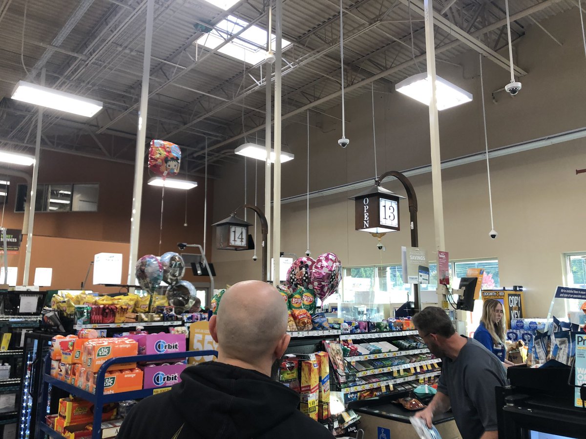 annsleef's tweet photo. @kroger your sugar hill ga store has one register open with no bagger on a Saturday evening at 6pm. Line backed up around the store for self checkout and the one register. Please fix your staffing issues https://t.co/o3I3DukMrD