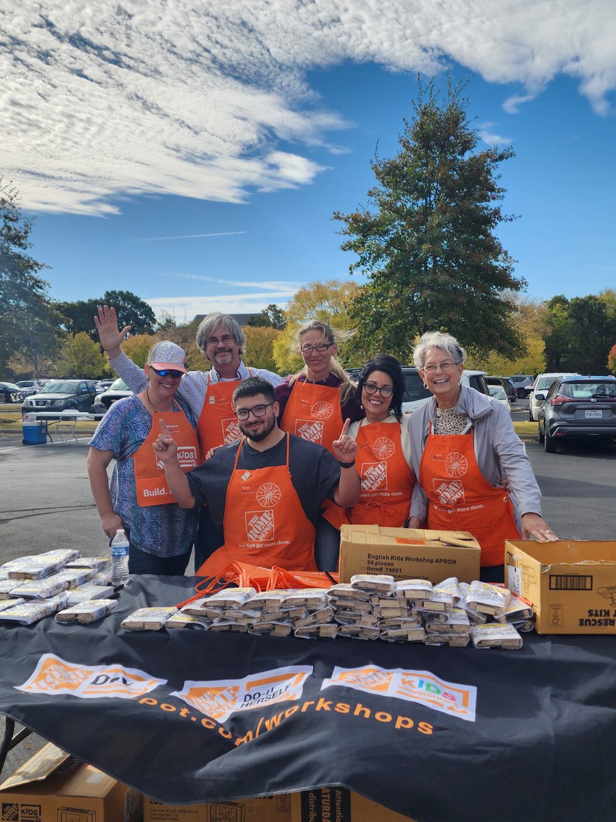 smith_helmer's tweet photo. Had a great time representing store #8445 at the down syndrome walk today! It was so fun. https://t.co/clOqWtPjrM