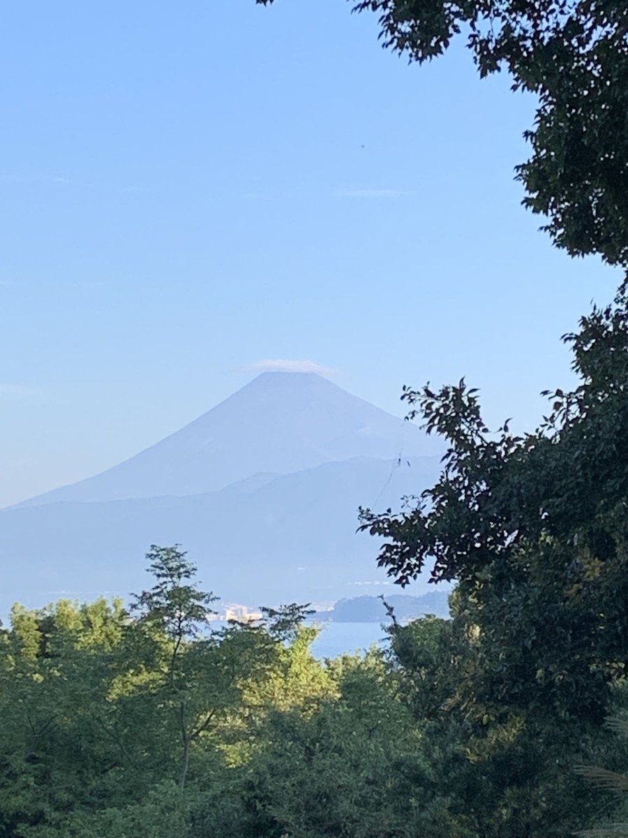 hamacafe330's tweet photo. くっきり、笠雲が、。
秋晴れになーれ！
今日は、のっぺい汁です https://t.co/7BGQyNw7l0