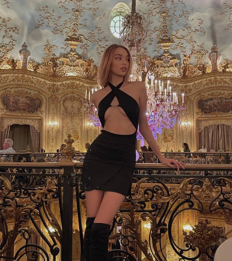 _nxtromanova's tweet photo. ✧┊ 𝙨𝙤𝙢𝙚𝙩𝙝𝙞𝙣𝙜 𝙪𝙣𝙝𝙤𝙡𝙮 https://t.co/mJA4IHjnbI