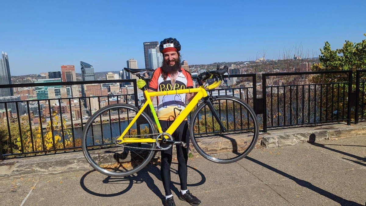 JBroms's tweet photo. The 13 hardest hills in the city?
Why not try single speed?
I'm stupid, but I completed 8/13, including the most difficult climb.
Average cadence: 32-38
My calves hurt. https://t.co/kLt9CnHfDi