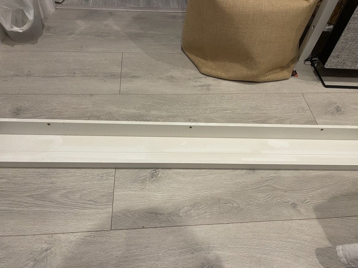 BolaEmerson's tweet photo. @HenkelUK any reason why my Shelf which only had photo frames on fell off at 3am after 3 years? #damagedtv https://t.co/EHKbHvyJD9