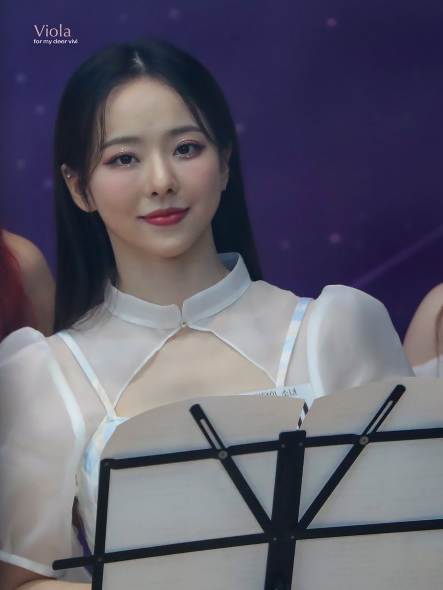 viola__vivi's tweet photo. 220623 

#비비 #ViVi #이달의소녀 #LOONA 
@loonatheworld https://t.co/xhnw9rlpod