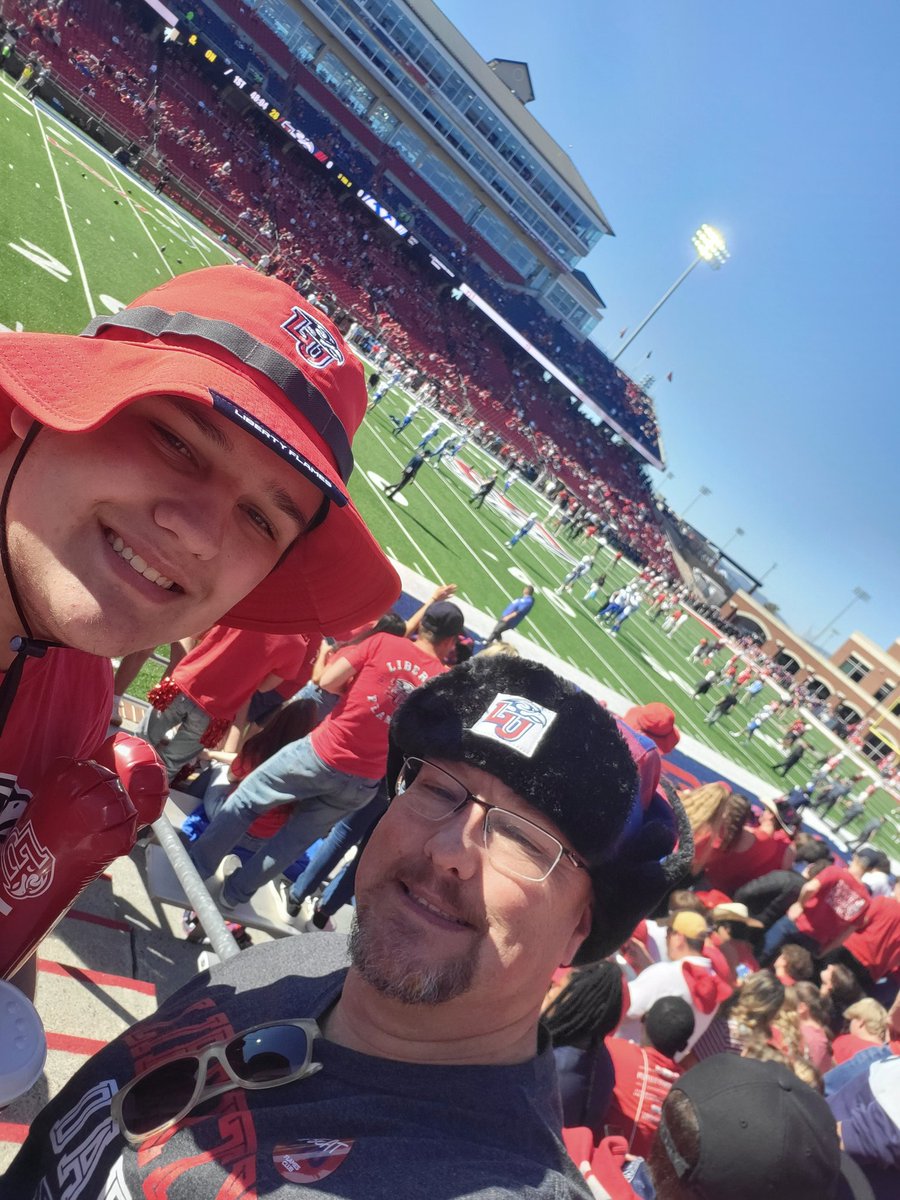 jhaglerjr's tweet photo. At the Flames game #BeatBYU #FlamesClub #LibertyUniversity https://t.co/gNfwkh7OsS