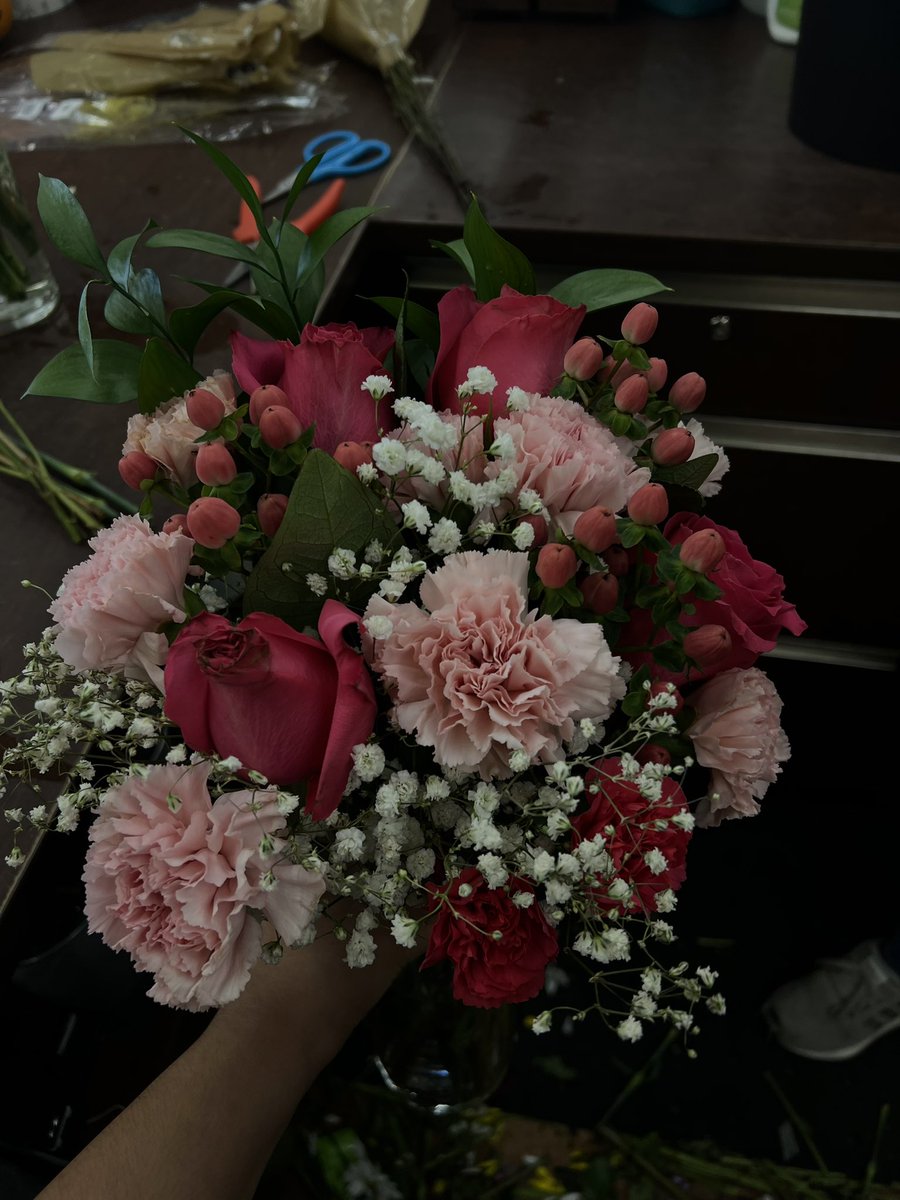 daisyrom08's tweet photo. into flowers lately https://t.co/XI6EFBT9GT