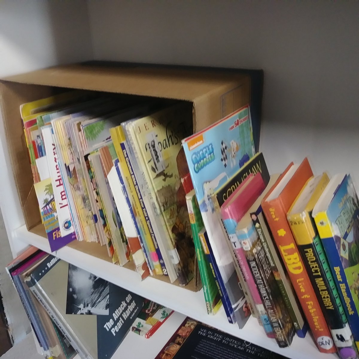 DeadTreeBooksSA's tweet image. Still have hundreds of books for $1 each or fill a bag for $5.  Not much longer, though!  And once it is over, it will not repeat anytime soon, perhaps not ever.  Get them while you can! #Clearance #sale #books