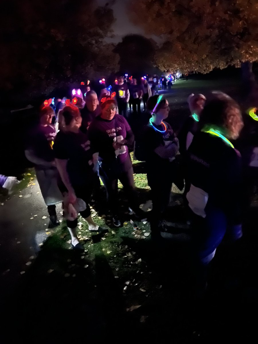 GarnerJoely's tweet photo. ✨A fantastic evening at Starlight Hike for @SRthorpehall 🌟💙 It felt strange to be there as a volunteer this time but I loved being back and catching up with lots of familiar faces 🥰! https://t.co/oh6KAzHaqz
