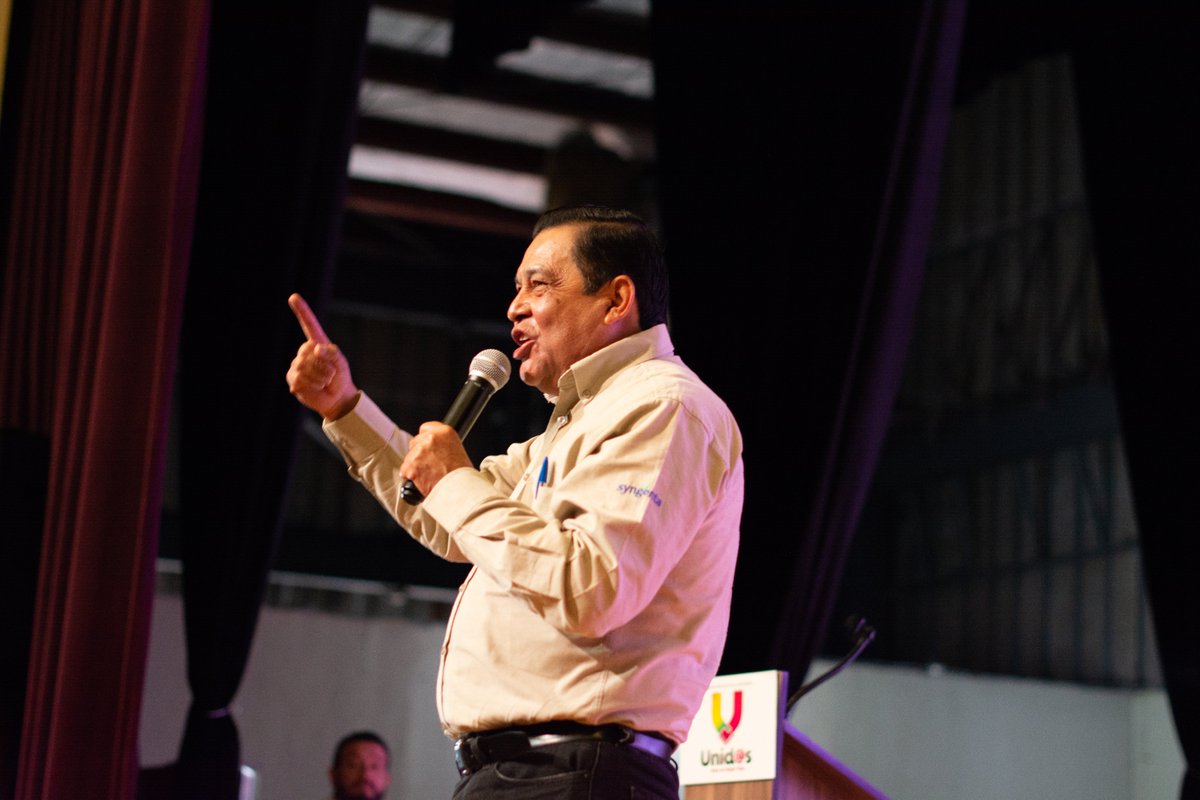 JuanHugoNeza's tweet photo. Gracias a la senadora @delfinagomeza por venir a #Neza, a quien sin duda acompañamos en el camino hacia la transformación que tanto necesita el #Edomex https://t.co/ksJftcm7jt
