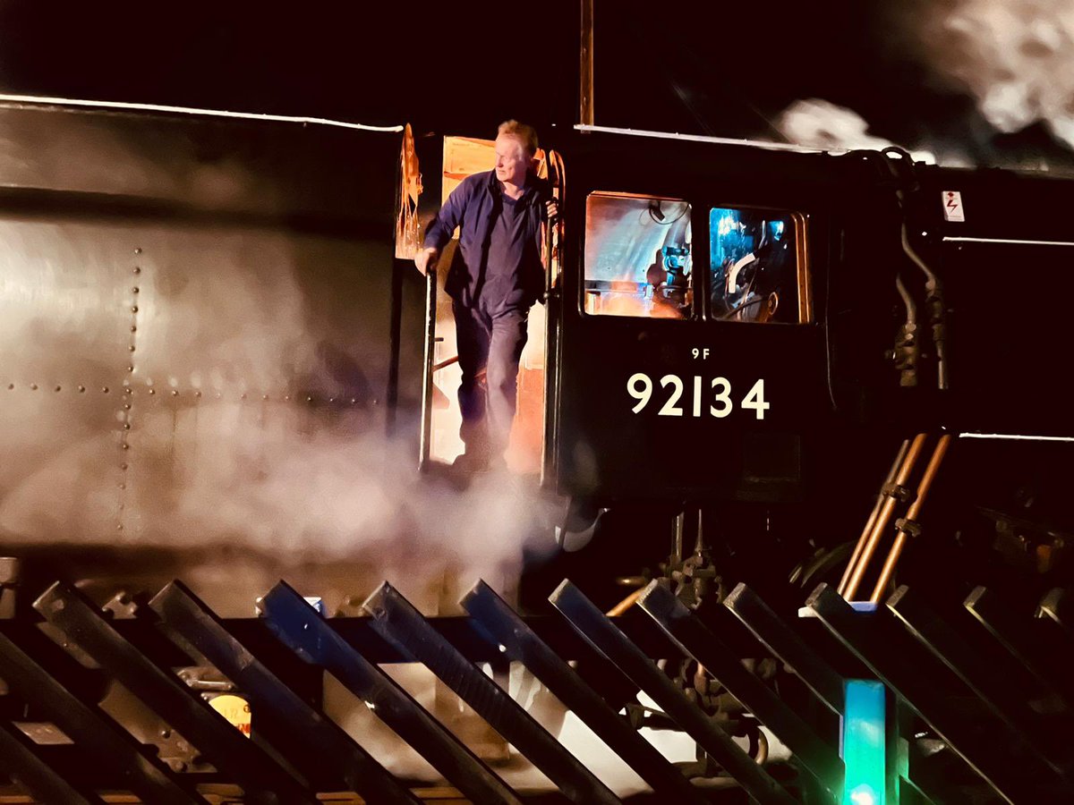 Tomsimm56000175's tweet photo. What a lovely evening with the @nymr we’re not professional photographers at all but I think me and @jodiepaige96 did a good job #lightspectacular our little boy loved every second https://t.co/h9q35AJm5Q