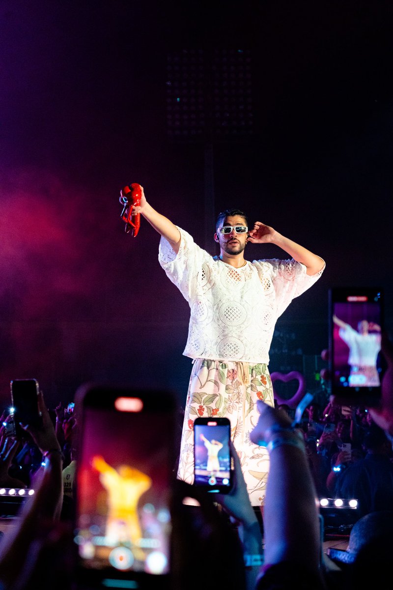 balaguer_daniel's tweet photo. Took some pics for badbo 🇩🇴 

#worldshottesttour #BadBunny #DominicanRepublic https://t.co/JRiUnVpSBR