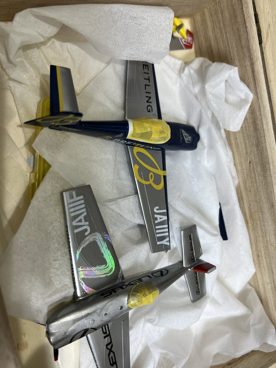 B7rO3's tweet photo. #室屋義秀
#BRENGUN   #72スケモ
#EXTRA330LX #BREITLING
#EXTRA330SC 
#LEXUS

ずっと放置してて。
😅👏実は今年の3月の地震で破損😨ちょっと凹みましたが、なんとかリカバリー。

Twitterより先に先週の石巻模型愛好会展示会で先に展示しておりました☺️👏 https://t.co/DFsoEVIhrm