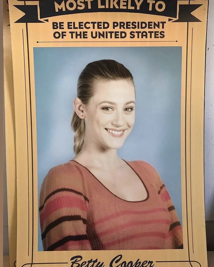 IconicBasically's tweet photo. Don’t ask why do i find this funny… #CherylBlossom #ReggieMantle #BettyCooper #Riverdale #season5 https://t.co/ORFX3Rn8RE