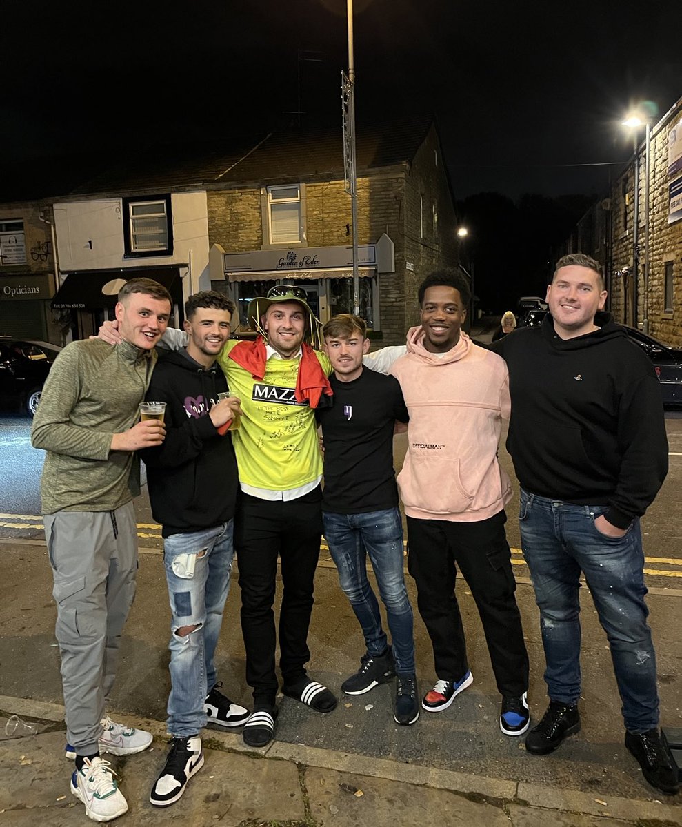 ChaddertonFC's tweet photo. All the best of luck on your Australia a adventure Dannny! 🇦🇺
@DannyCryer1 https://t.co/yYG4WVVopN