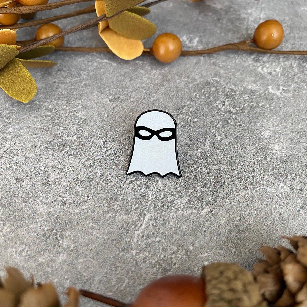 theirerye's tweet photo. Don’t forget our little Lumen glows in the dark!  👻 https://t.co/N9tR6MB5wJ