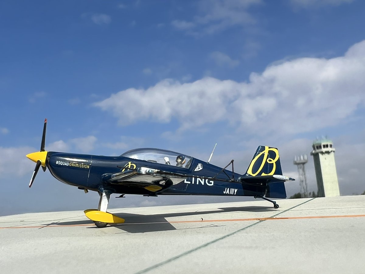 B7rO3's tweet photo. #室屋義秀 愛機 #EXTRA330LX 1/72 #BREITLING カラー
キットは #BRENGUN を垂直尾翼やカウリングを改造して製作しました。
デカールは製作して頂き🙌
製作開始してから一年半ほどやっと完成〰🙌🙌🙌
IKEさん(@IKE30704708 )やっと完成いたしました🙌ありがとう御座います🙌👏👏👏 https://t.co/5fEH6e4xLP
