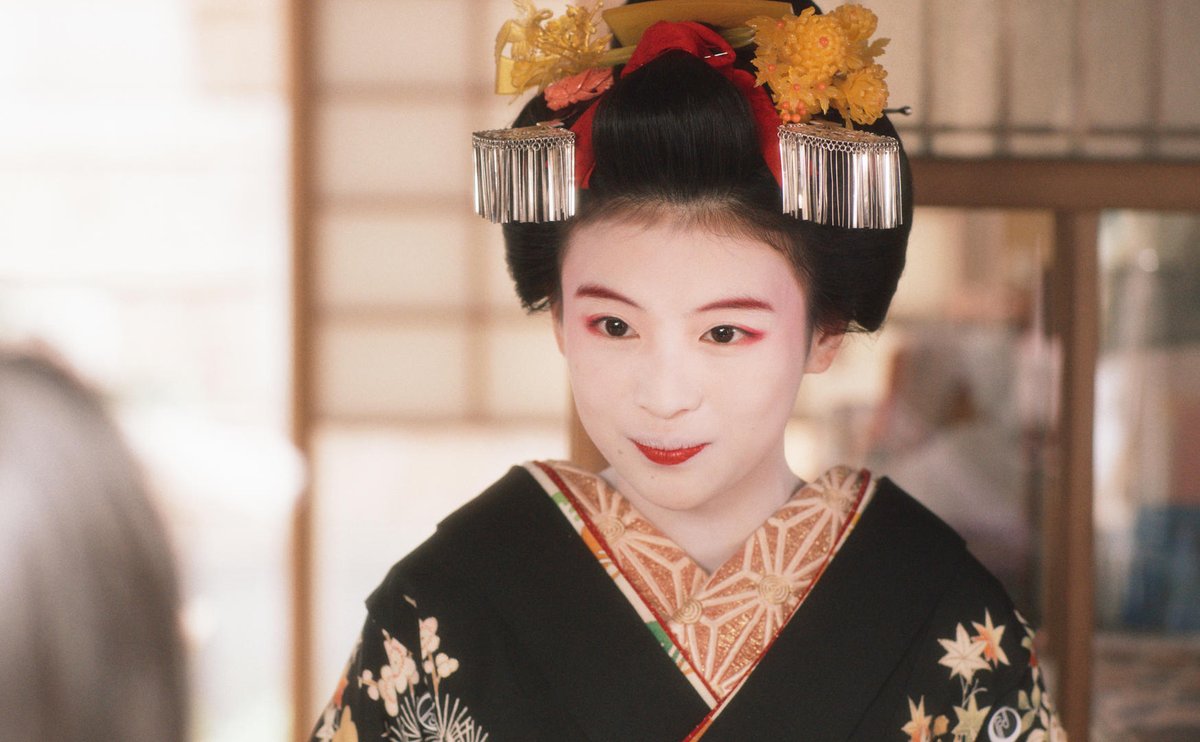 netflixgolden's tweet photo. Here is your #GoldenFirstLook at ‘The Makanai: Cooking for the Maiko House’, the first Netflix series by acclaimed creator Hirokazu Kore-eda. Coming soon to Netflix https://t.co/ABAeYGaItl