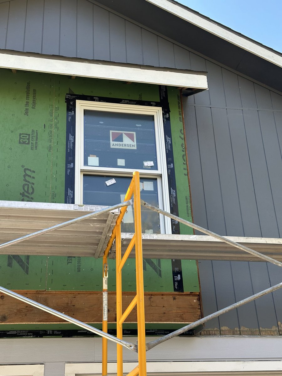 CaNerdIan's tweet photo. Successfully reformatted the partition (wall) and installed Windows. As one does, had to remove a bunch of extraneous crap left there by the vendor.  @AndersenWindows Love me some  @HuberWood #zipsystem though. https://t.co/mlAg07sNF5