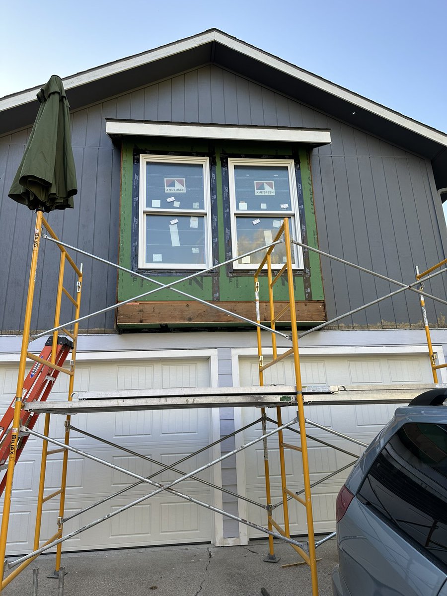 CaNerdIan's tweet photo. Successfully reformatted the partition (wall) and installed Windows. As one does, had to remove a bunch of extraneous crap left there by the vendor.  @AndersenWindows Love me some  @HuberWood #zipsystem though. https://t.co/mlAg07sNF5