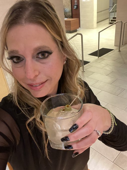 Pre party dirty dirty martini and sushi xoxo https://t.co/bwlxHEJVaq<a href="/tag/hotwife"class="tags"><span>#hotwife</span></a><a href="/tag/content"class="tags"><span>#content</span></a>