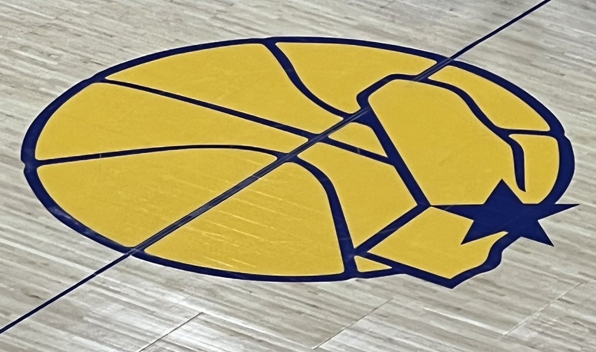 Friday night ‘NBA special’ at the Chase Centre, San Francisco for the current NBA champions, Golden State Warriors vs Denver Nuggets. View is amazing, big screen is BIG, we’ve had a dj and now a choir for the anthem…club shop raided (Claire joined in)

NBA venues…3
#USsport