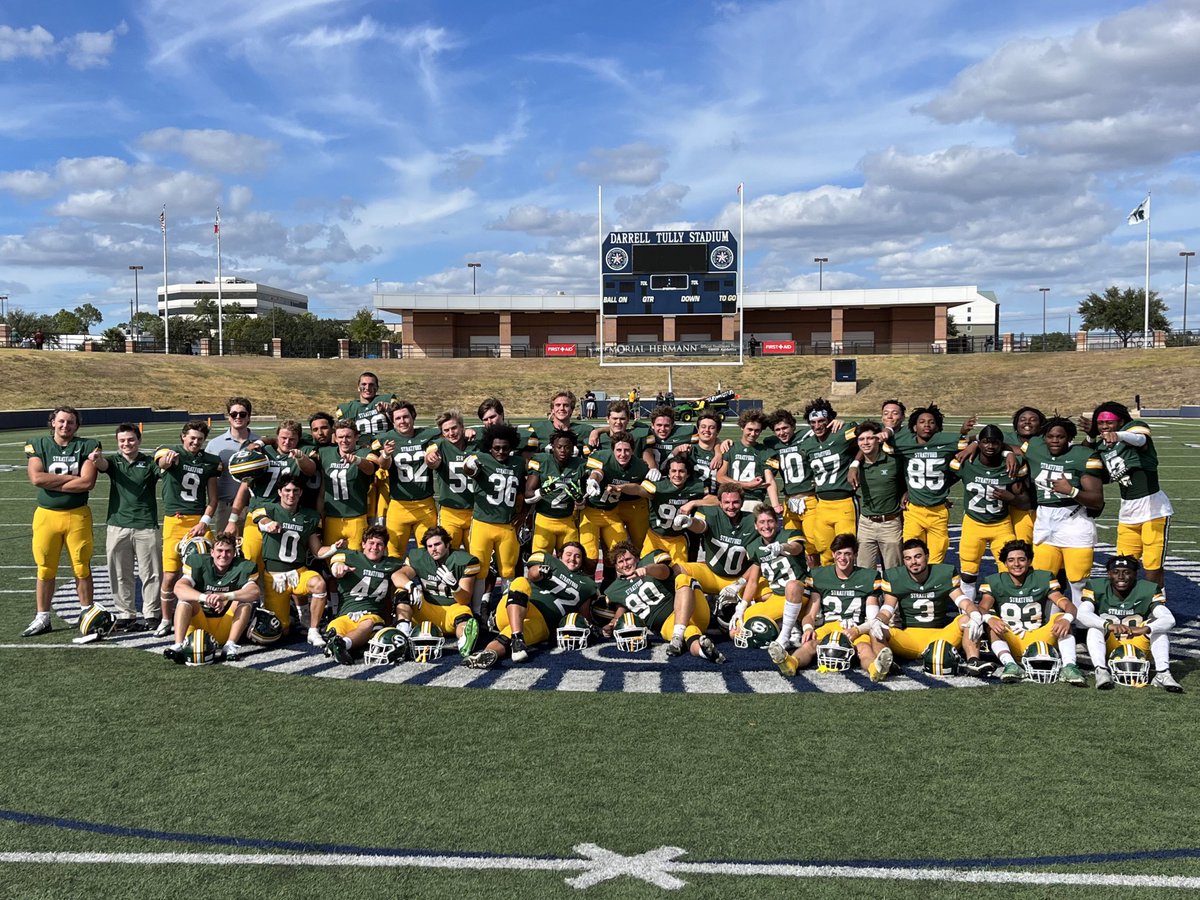 StratfordFB1's tweet photo. Such an honor to recognize our Class of β23 Seniors today! They are an amazing group of student athletes that have impacted this program from day one and for years to come! @StratfordFB1 #SpartanPride https://t.co/Cwh6RtIZm0