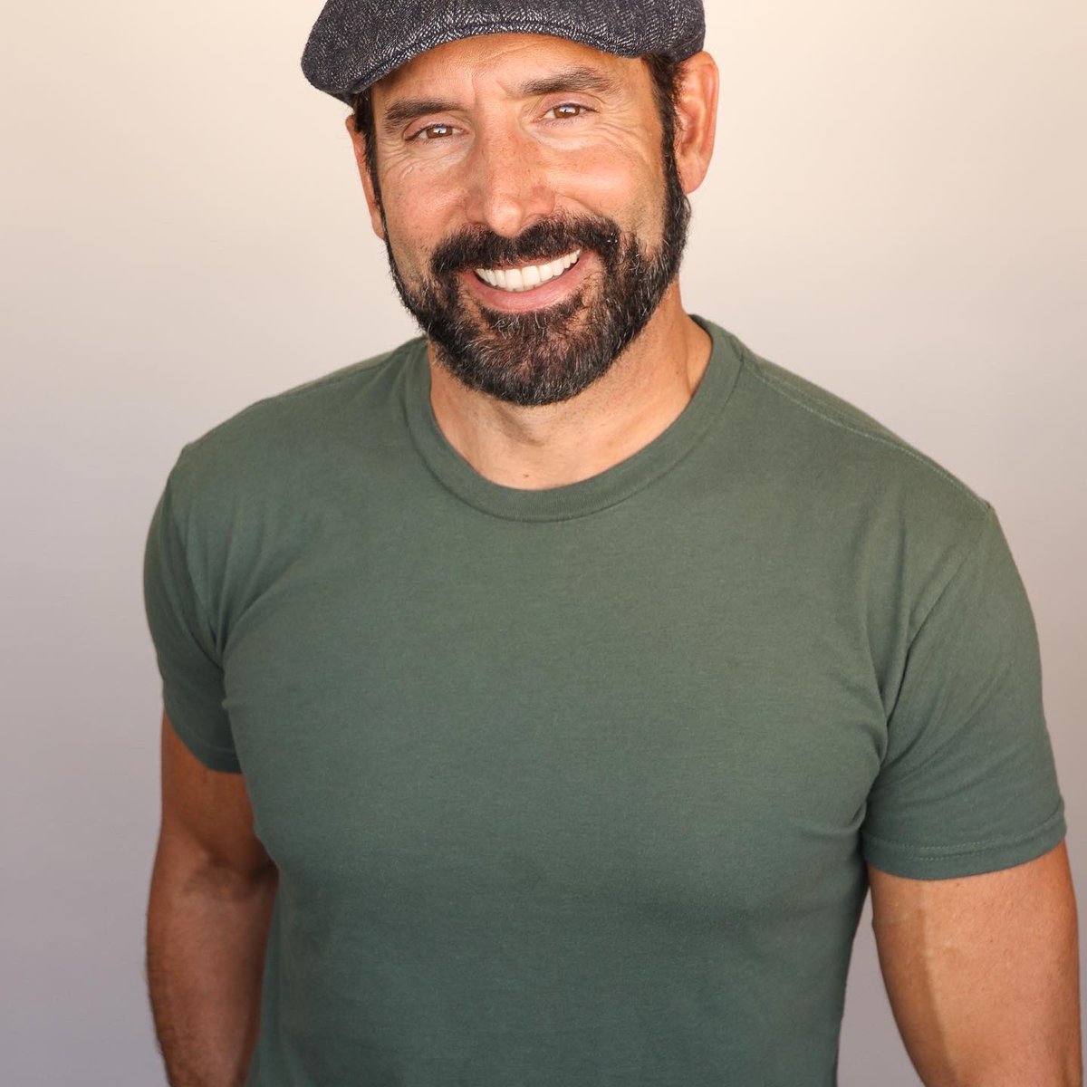christophergia's tweet photo. Simple green, fresh, and clean 💚 

📸 @mttphotograph 
👕 @trueclassictees 
🤠 @garysnewport https://t.co/WXErFYfWHw