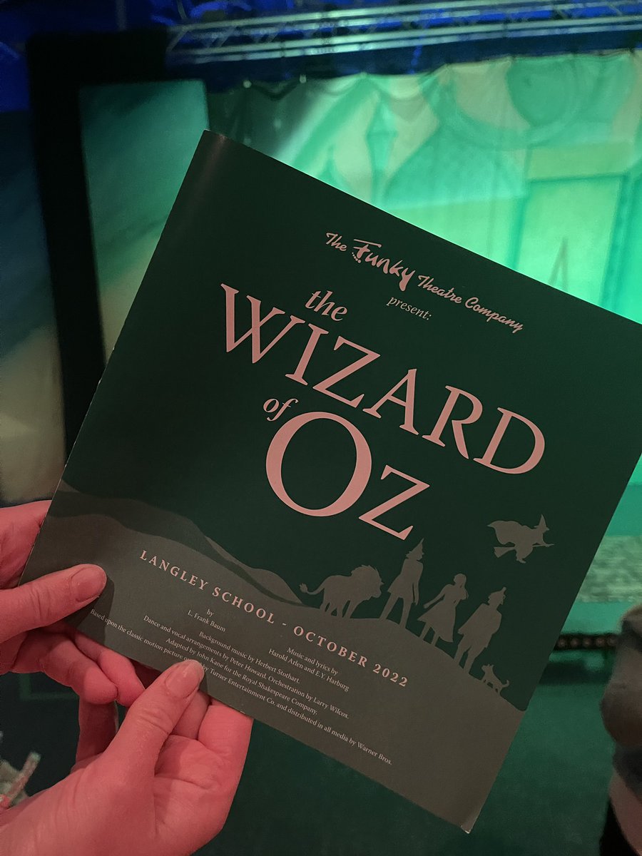 missbarker2's tweet photo. A fantastic evening with @MrsB_RE &amp; Miss Woods watching The Wizard of Oz @Langley_School… absolutely smashing performance by all, lots of amazing talent &amp; so wonderful to see soo many talented @HobartHigh pupils (past &amp; present) Well Done to everyone involved! 🌟 https://t.co/FckRpO4on1